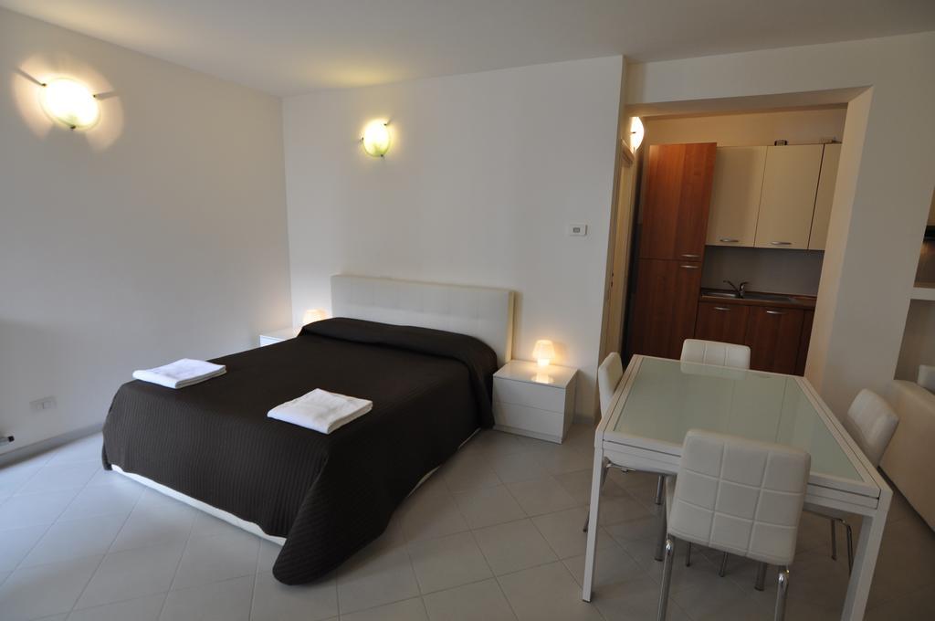 Apart-hotel Easy - And Navigli 2*