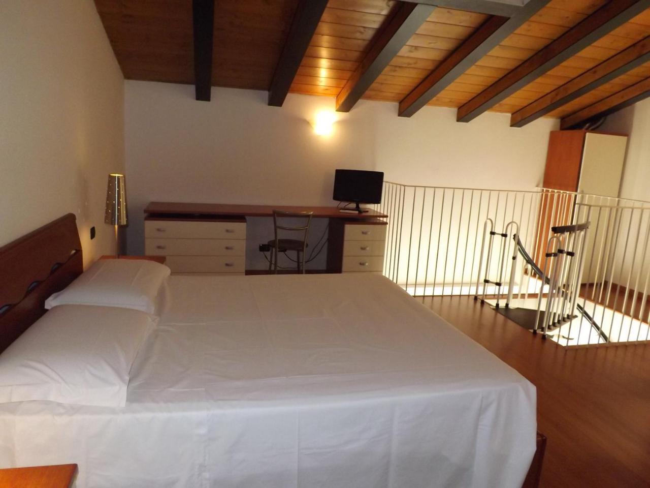 Appart hôtel Easy - And Navigli 2*